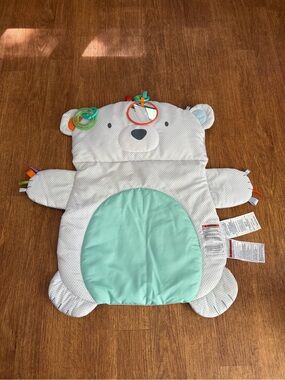 Plush Polar Bear Playmat with Teething Rings - Mint/White